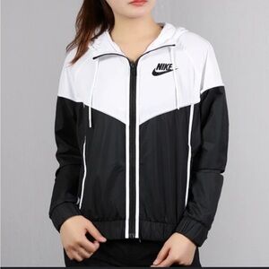 NWOT: Nike Windbreaker Jacket Size 12